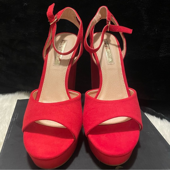Red Platform Heels - Picture 6 of 7